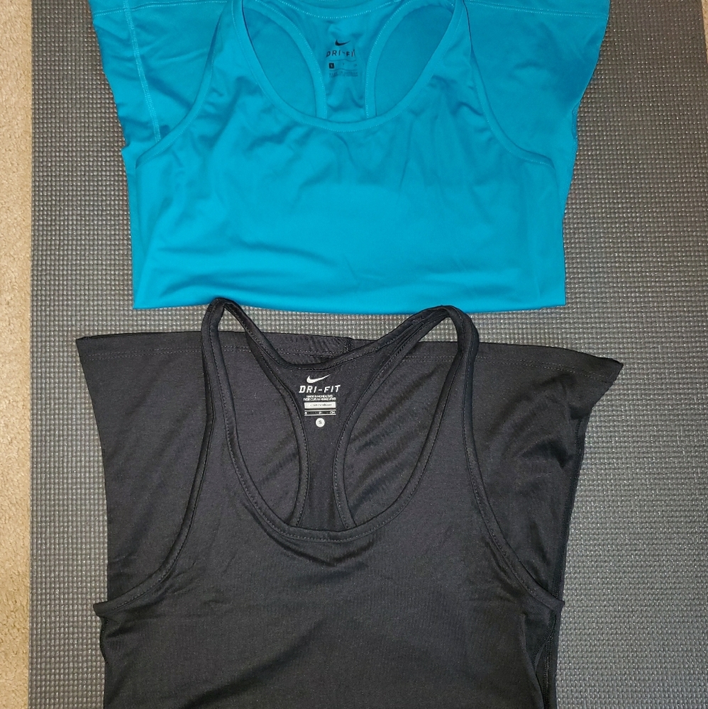 Nike workout tops